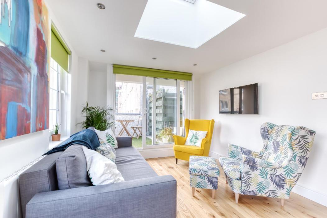 Central Bright 3 Bed Flat With Pool & Parking Edinburgh Exterior photo