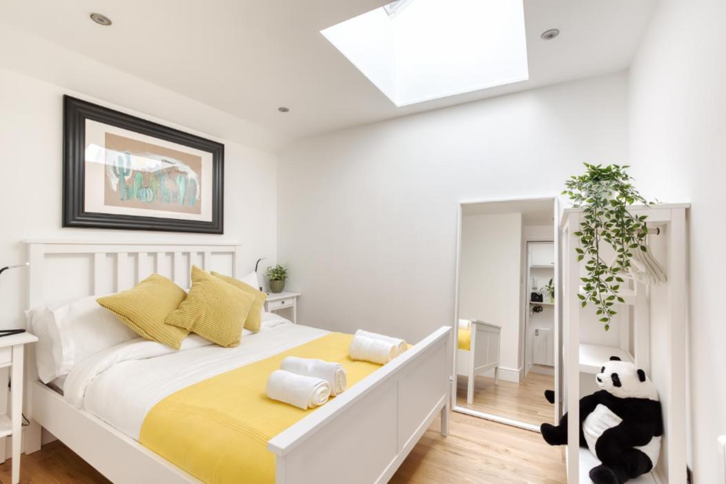 Central Bright 3 Bed Flat With Pool & Parking Edinburgh Exterior photo