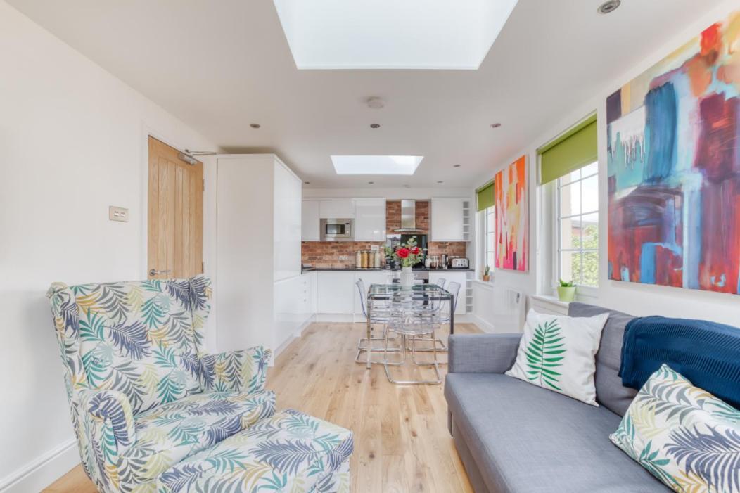 Central Bright 3 Bed Flat With Pool & Parking Edinburgh Exterior photo