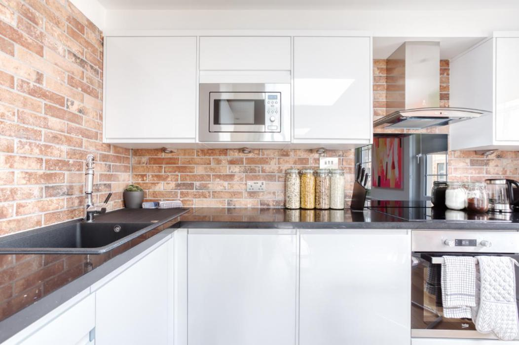 Central Bright 3 Bed Flat With Pool & Parking Edinburgh Exterior photo