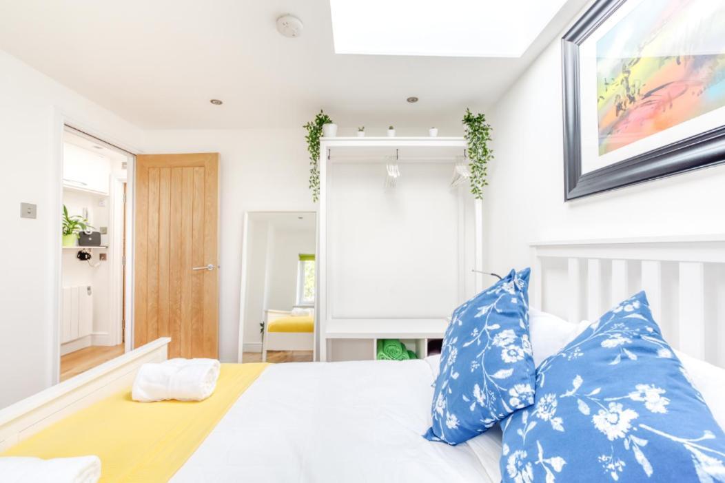 Central Bright 3 Bed Flat With Pool & Parking Edinburgh Exterior photo