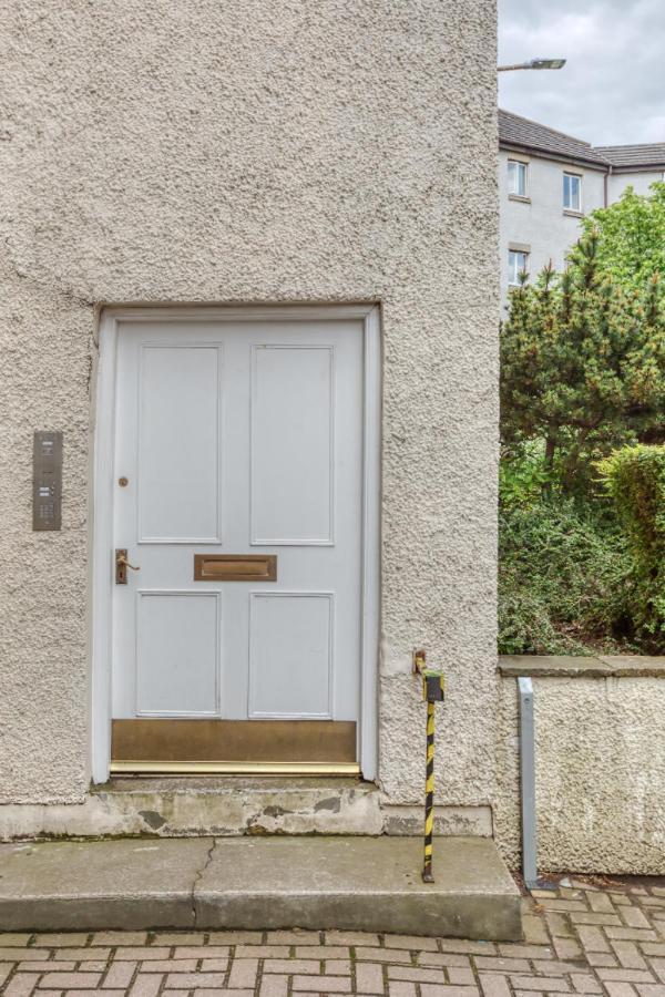 Central Bright 3 Bed Flat With Pool & Parking Edinburgh Exterior photo