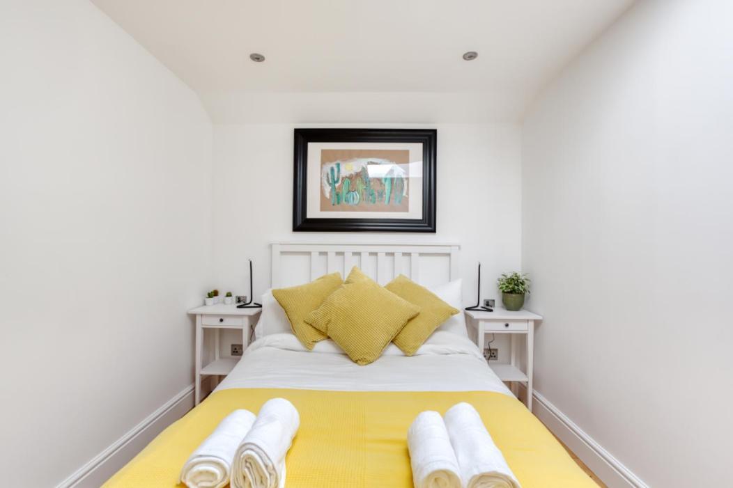 Central Bright 3 Bed Flat With Pool & Parking Edinburgh Exterior photo