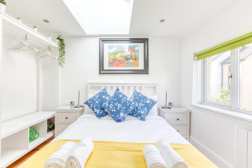 Central Bright 3 Bed Flat With Pool & Parking Edinburgh Exterior photo